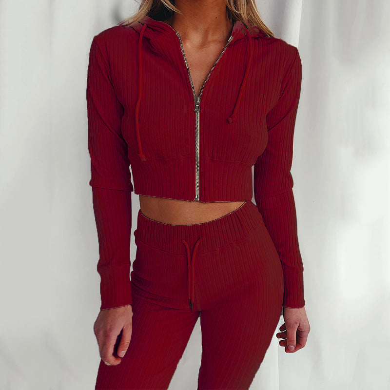 Ensemble de hoodie court sportif pour femmes avec un design en fines côtes et un grand confort de port Levoire