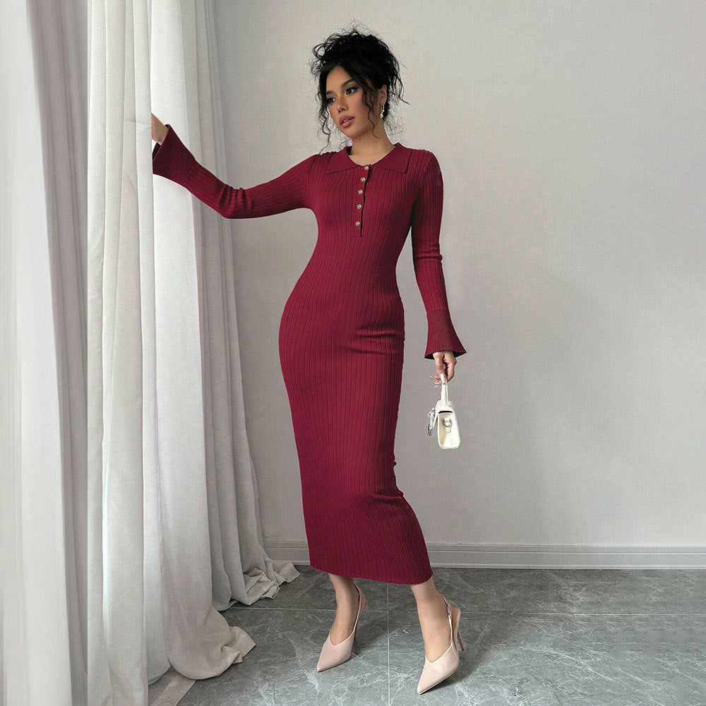 Robe à manches longues pour femmes avec design en rib près du corps et col chic Levoire