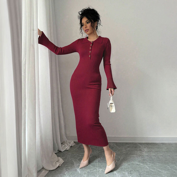 Robe à manches longues pour femmes avec design en rib près du corps et col chic Levoire
