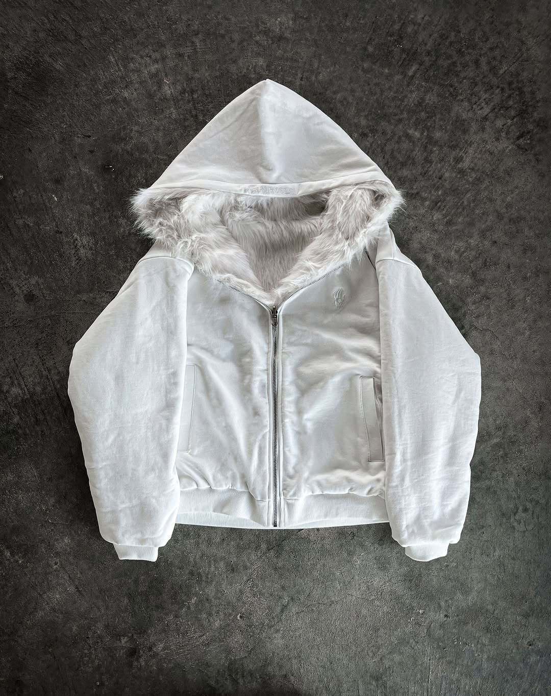 Veste à capuche pour femmes avec doublure douce et coupe sportive Levoire
