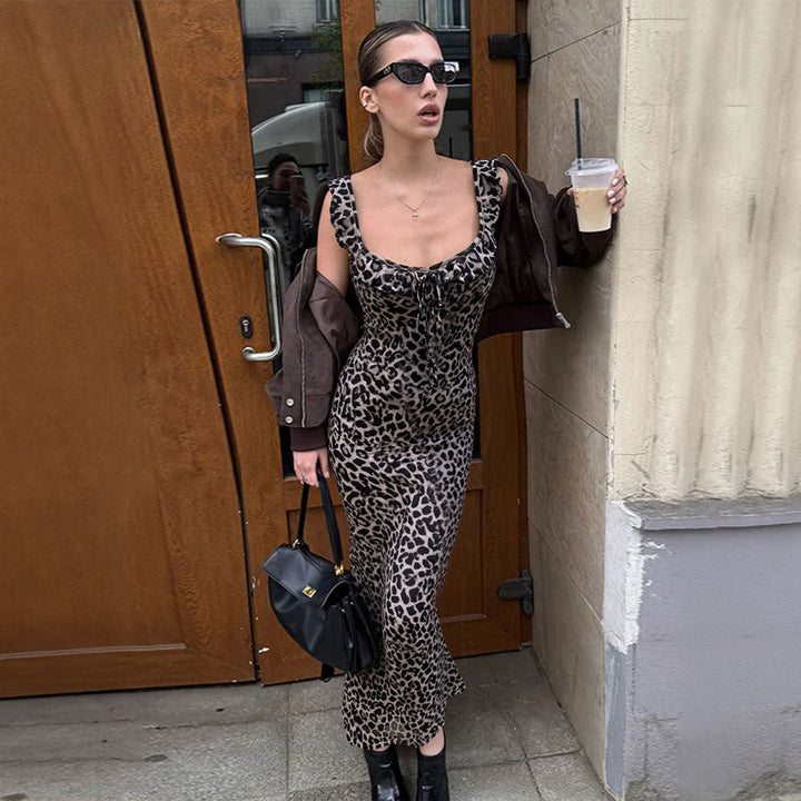 Robe maxi femme avec imprimé léopard et décolleté séduisant Levoire