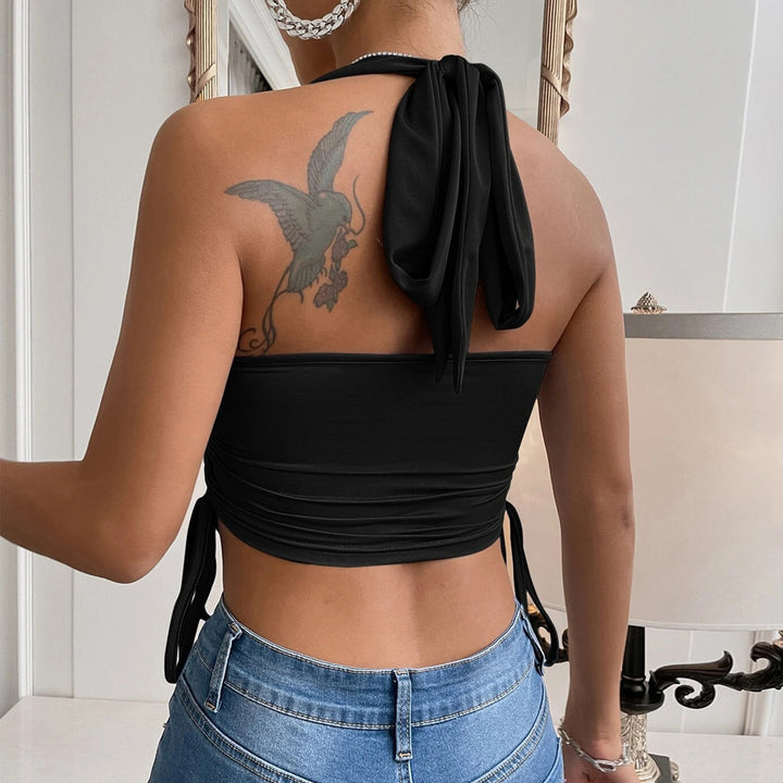 Top court pour femmes avec un design wrap tendance et des liens ludiques Levoire