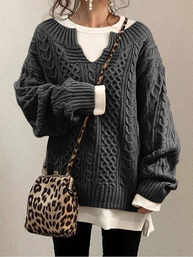Pull en maille tricotée confortable pour femmes avec un grand col en V et un matériau particulièrement doux Levoire