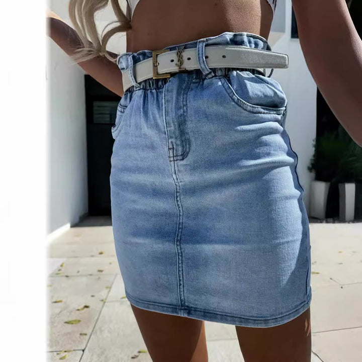 Jupe en denim pour femmes au style vintage tendance avec coupe ajustée et ceinture réglable Levoire