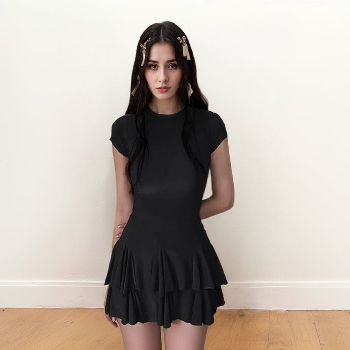 Robe mini pour femmes avec ourlet volanté et coupe ajustée Levoire