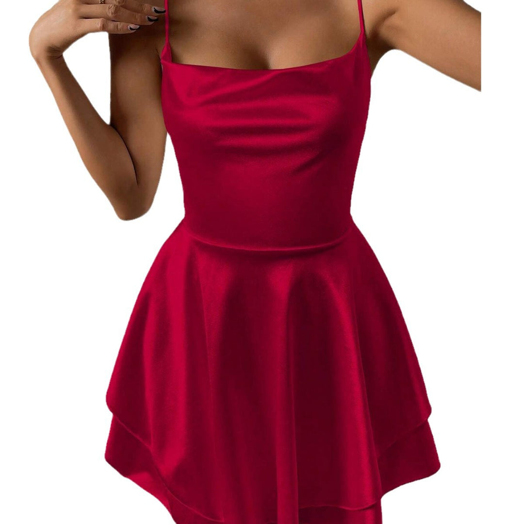 Robe de loisir pour femmes avec une conception de bretelles délicates et une jupe évasée Levoire