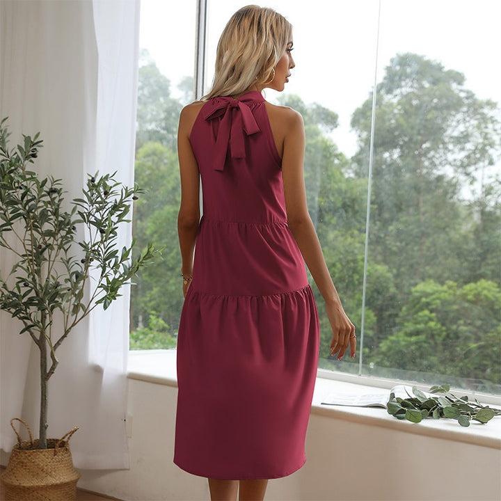 Robe de soirée chic pour femmes avec col haut et jupe fluide Levoire