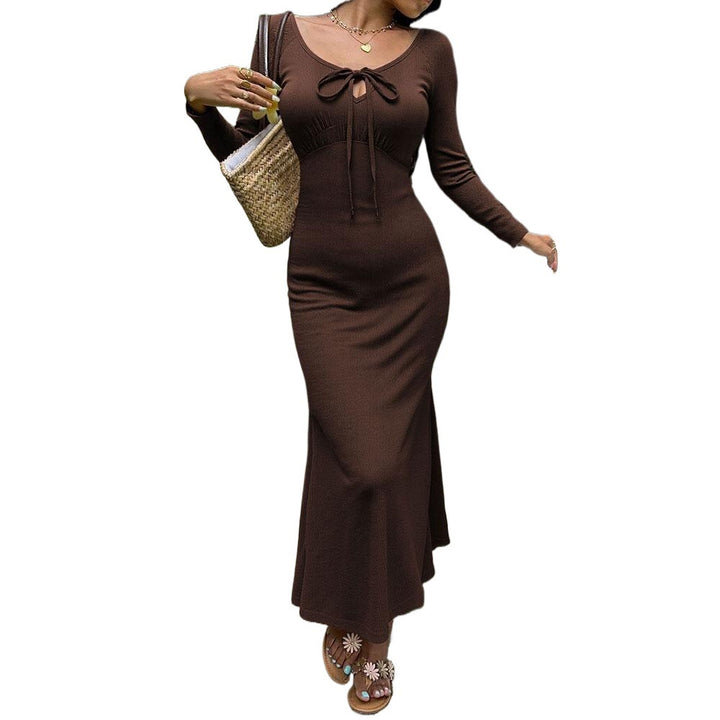 Robe maxi femme avec un élégant détail de lacet et ajustement près du corps Levoire