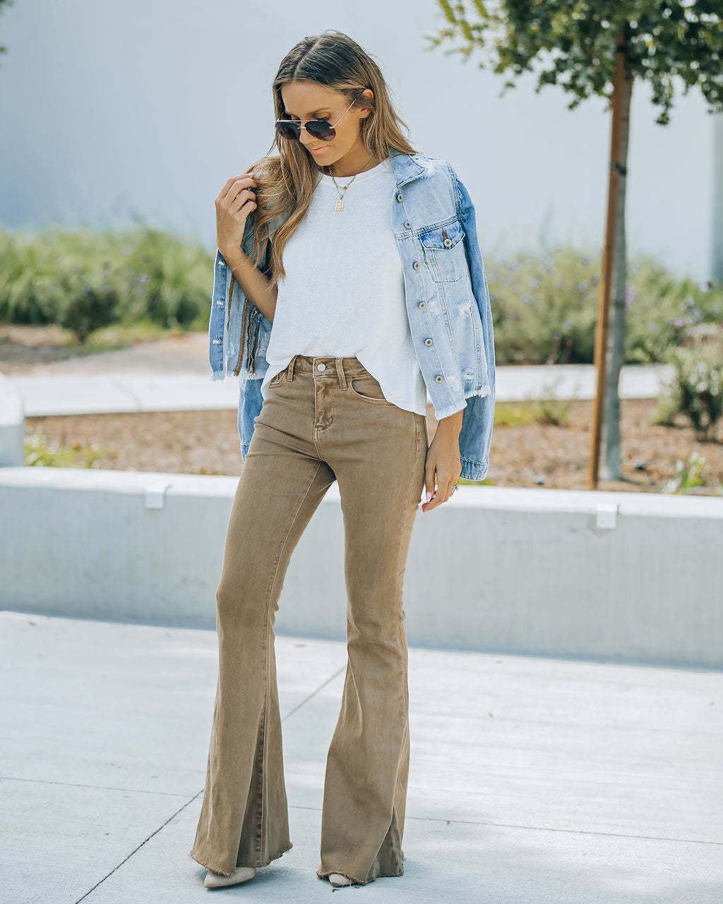Jeans évasés longs pour femmes avec taille haute et design à la mode Levoire