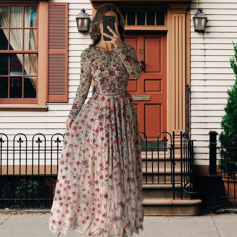 Levoire | Robe à fleurs volumineuse en trois dimensions