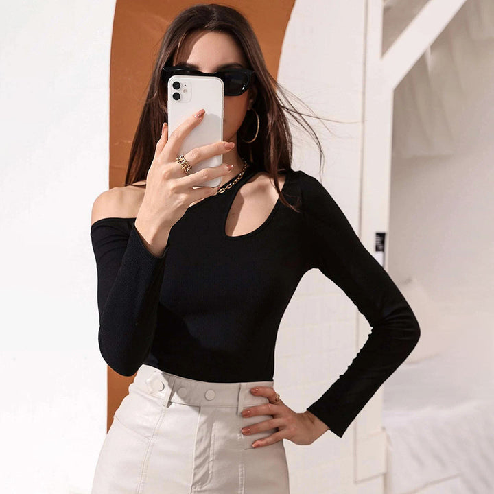 Haut asymétrique à manches longues pour femmes avec découpe élégante Levoire