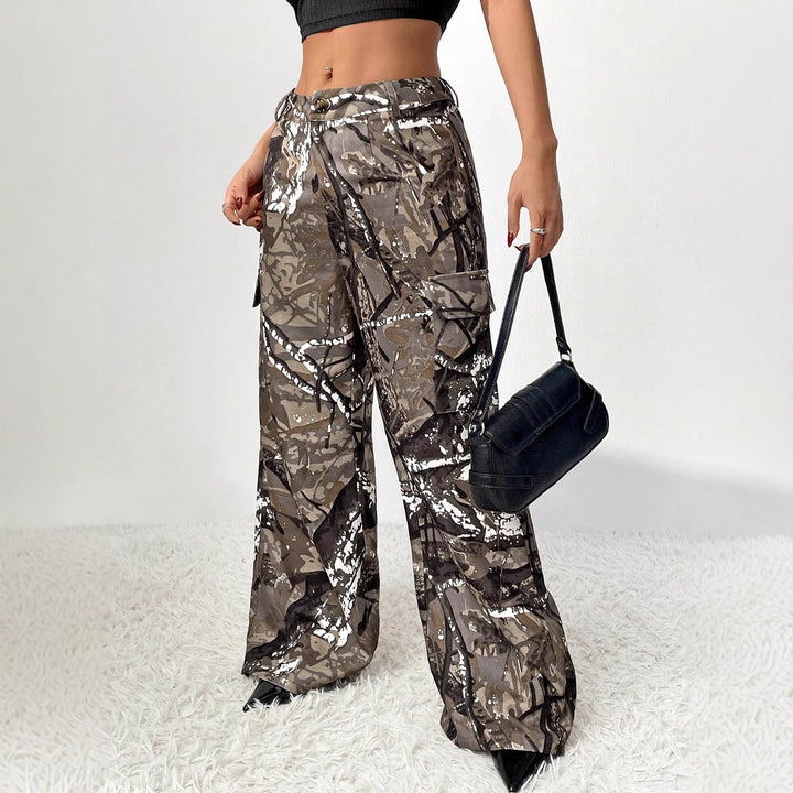 Pantalons cargo larges pour femmes avec design camouflage moderne Levoire