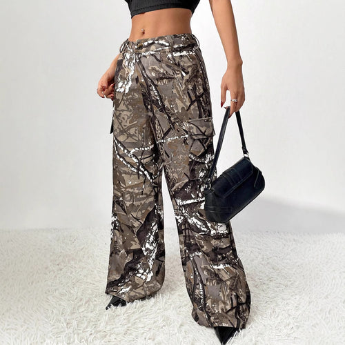 Pantalons cargo larges pour femmes avec design camouflage moderne Levoire