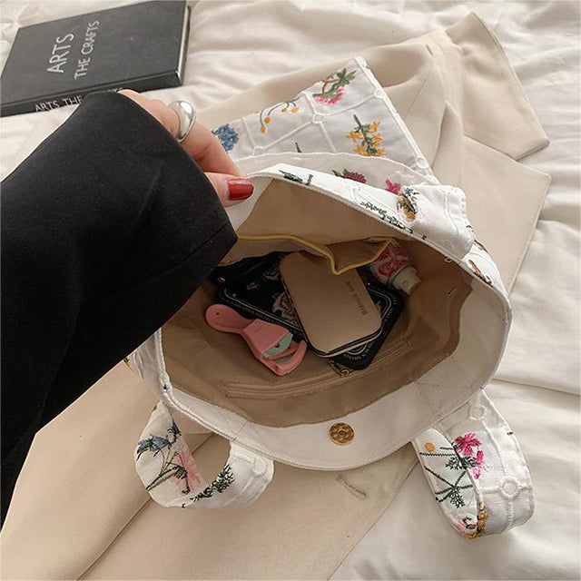 Levoire | En Toile À Fleurs Brodées