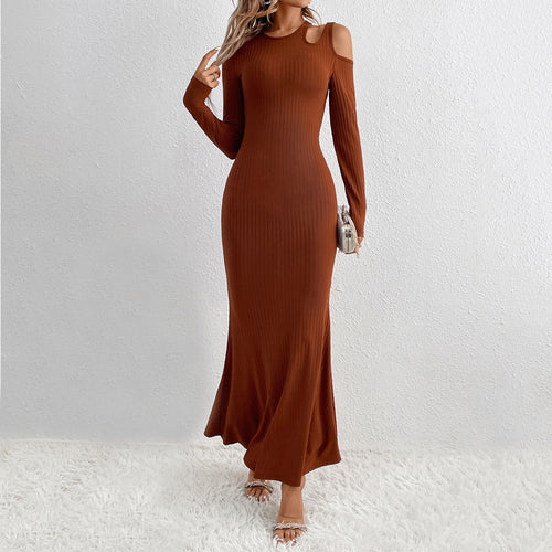 Robe maxi pour femmes avec un design découpé élégant et une coupe flatteuse pour la silhouette Levoire