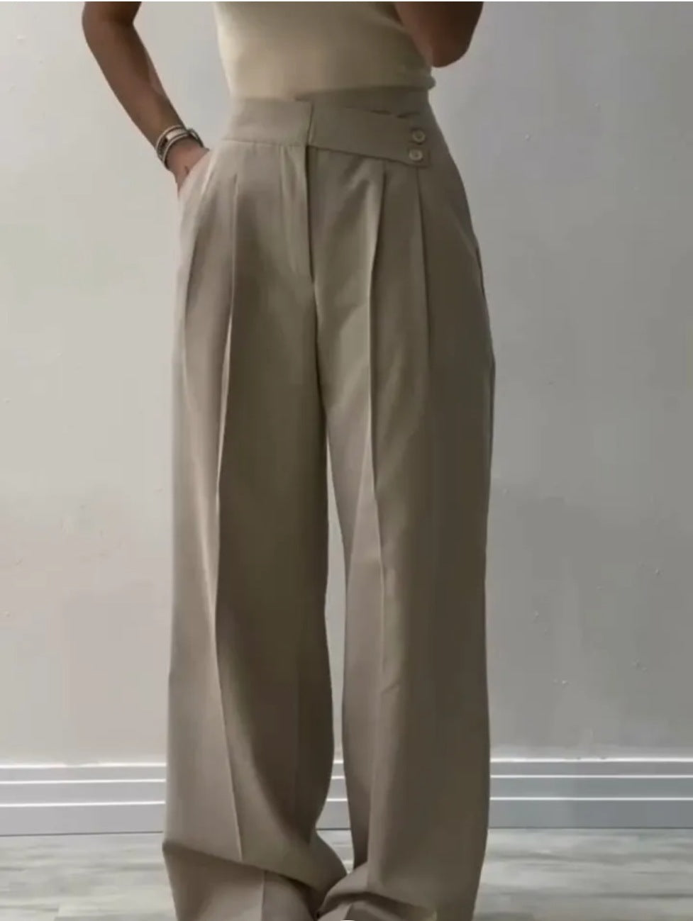 Pantalon élégant large plissé pour dames Levoire