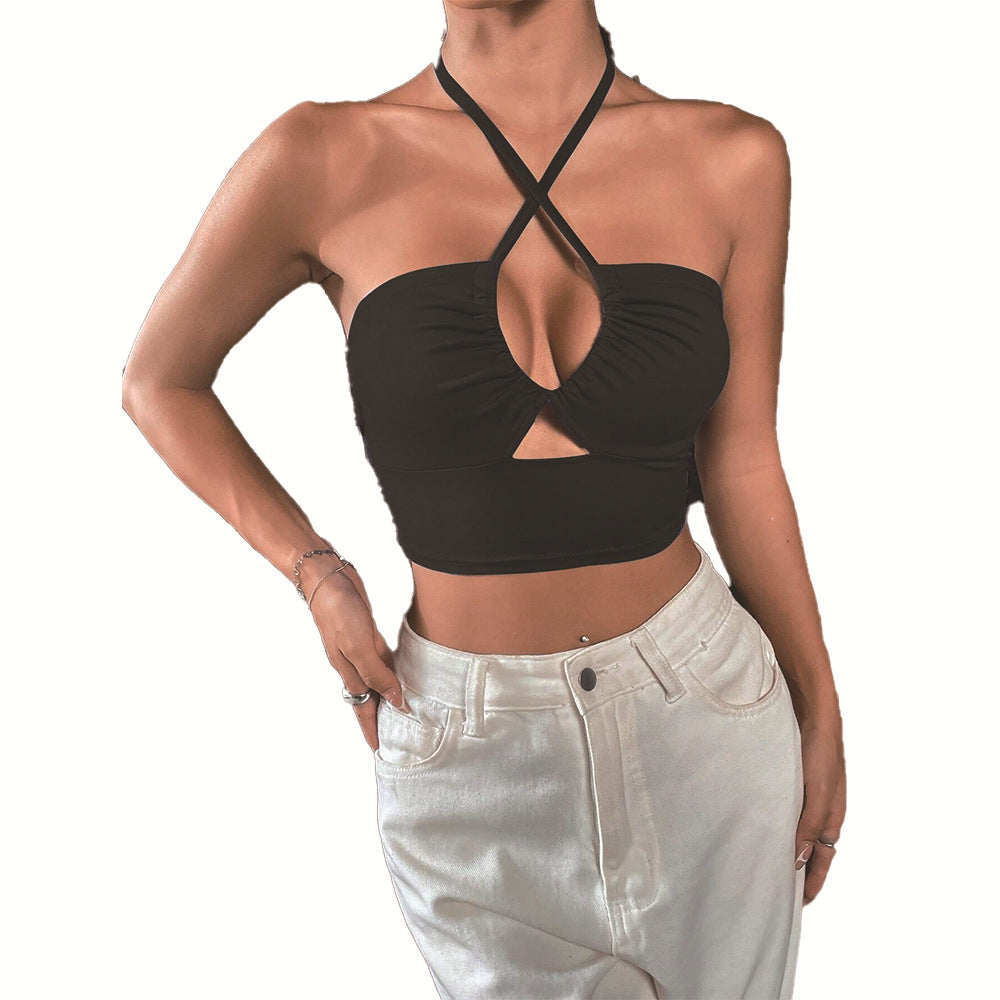 Haut court pour femmes avec un design halter sophistiqué et un décolleté profond Levoire