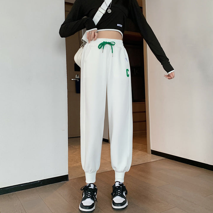 Ensemble de vêtements de loisirs sportif pour femmes avec top court et sweatpants décontractés Levoire