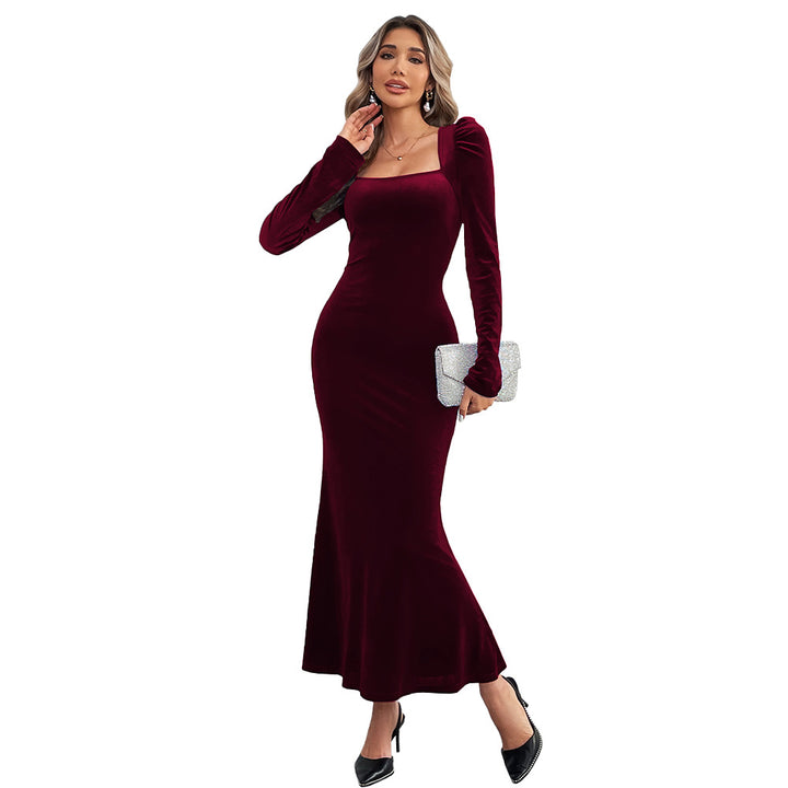 Robe maxi en velours pour femme avec décolleté carré élégant et longues manches bouffantes Levoire