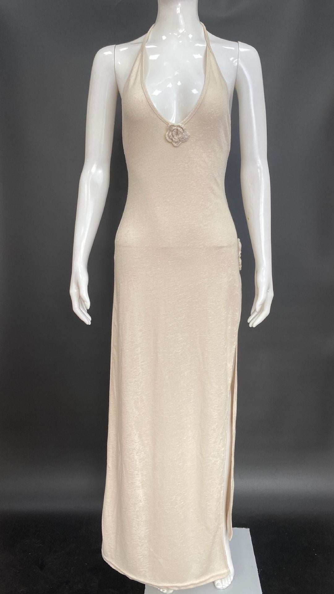 Levoire | Chic Épaules Exposées Belle Robe Tricot Couleur abricot en stock