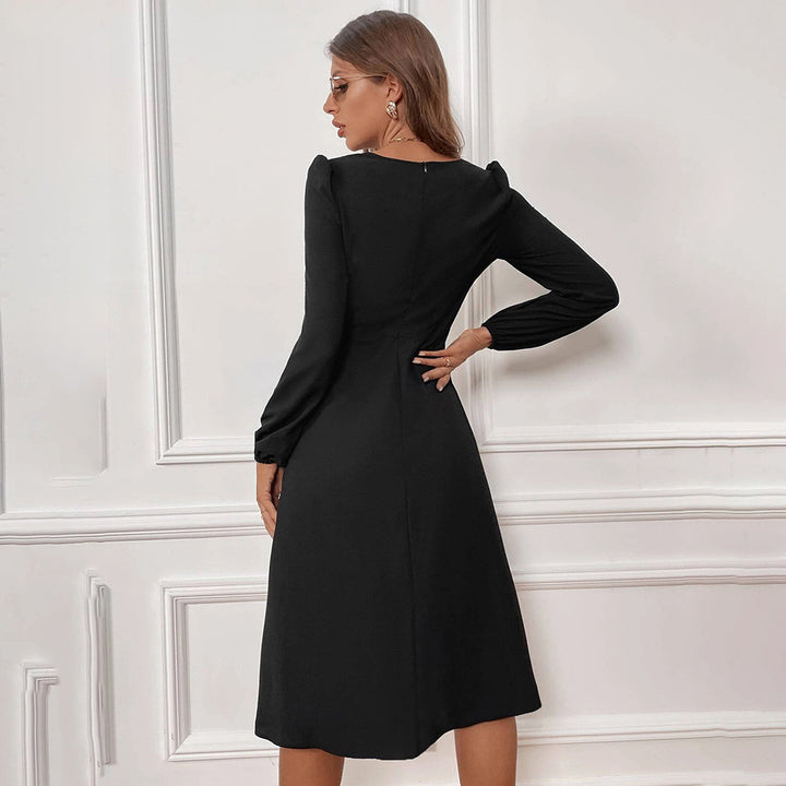 Robe Midi Femmes avec Rassemblement Élégant et Fente Latérale Levoire