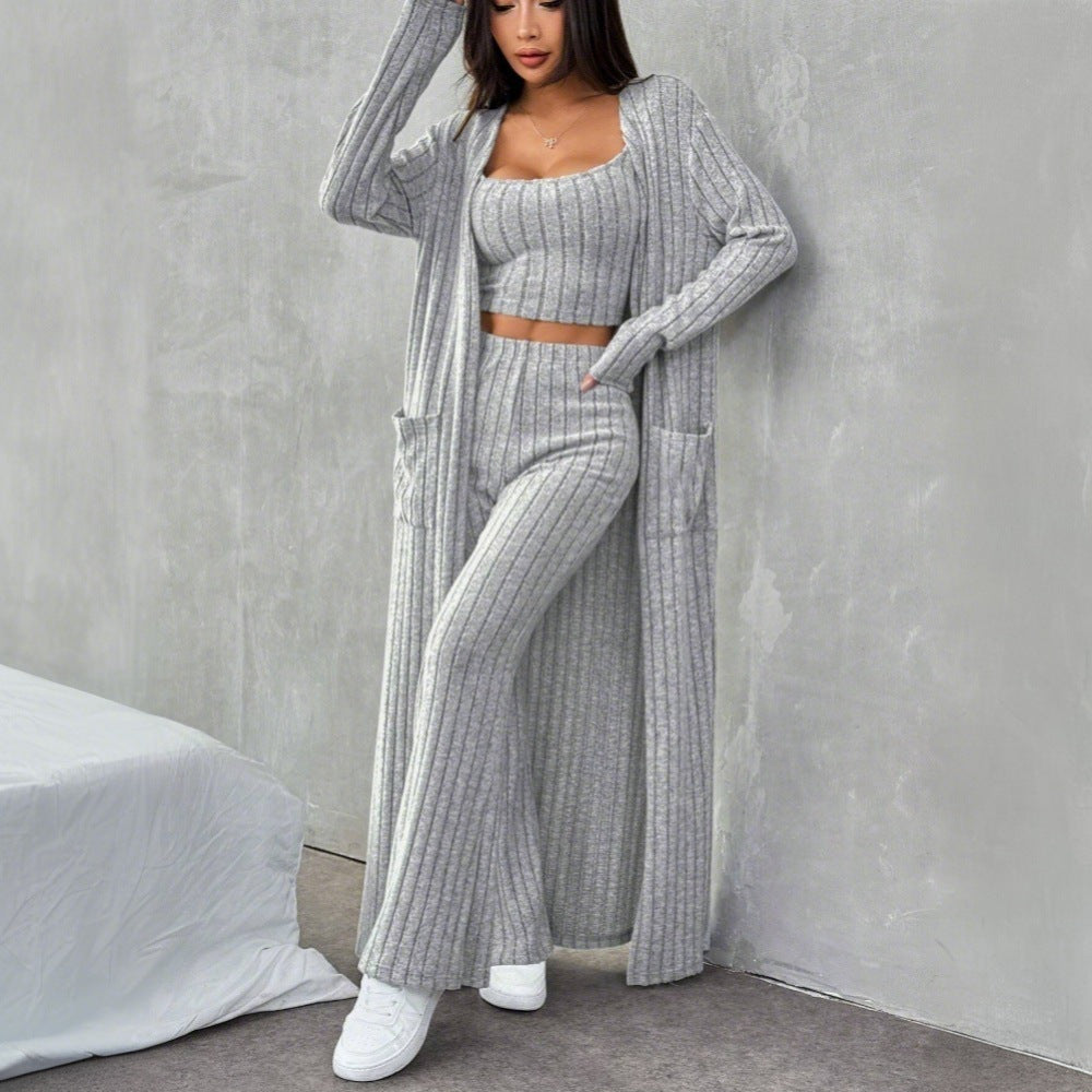 Ensemble en tricot pour femmes avec des manches longues et un design enveloppant élégant Levoire