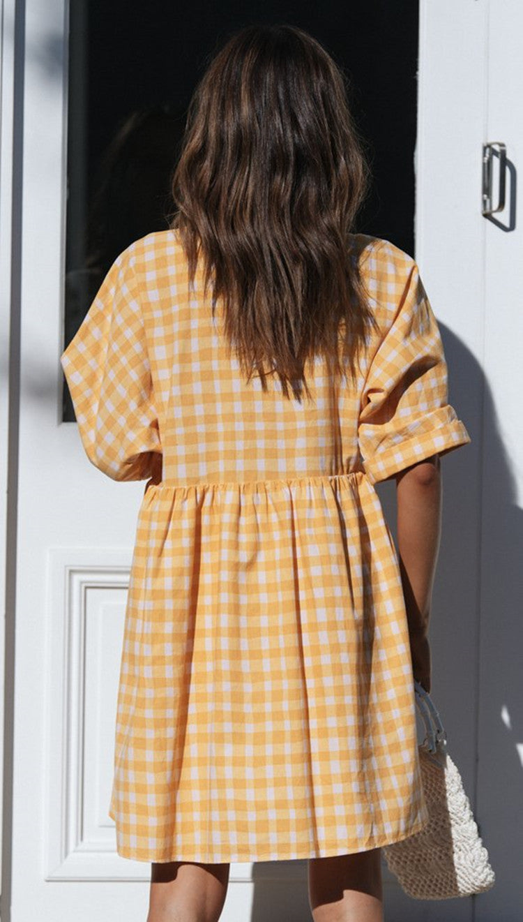 Robe à motif carreaux pour femmes avec décolleté en V et détails en volants Levoire