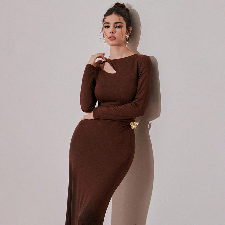 Robe maxi femme avec décolleté asymétrique et drapage sexy Levoire