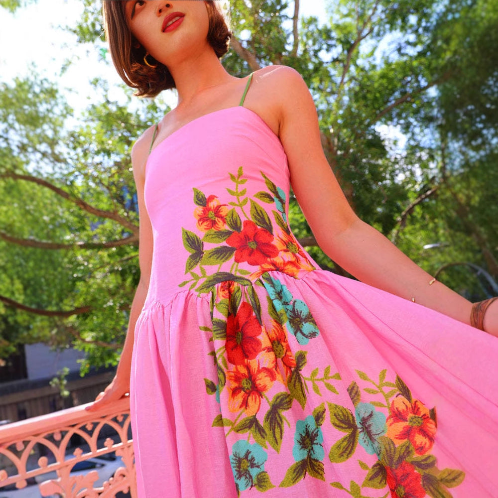 Robe maxi élégante pour femmes avec design floral et peplum Levoire