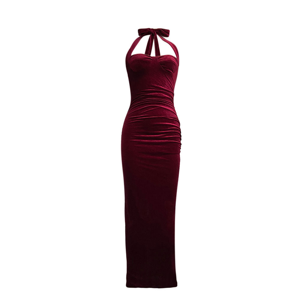Robe de soirée ajustée pour femmes avec un élégant décolleté en cœur et un design froncé Levoire
