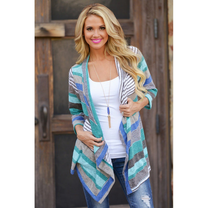 Cardigan en tricot pour femme avec coupe décontractée et motif rayé coloré Levoire