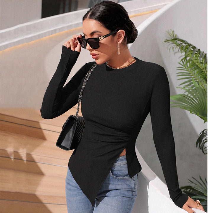 Haut enveloppant à manches longues pour femmes avec coupe asymétrique et volants élégants Levoire