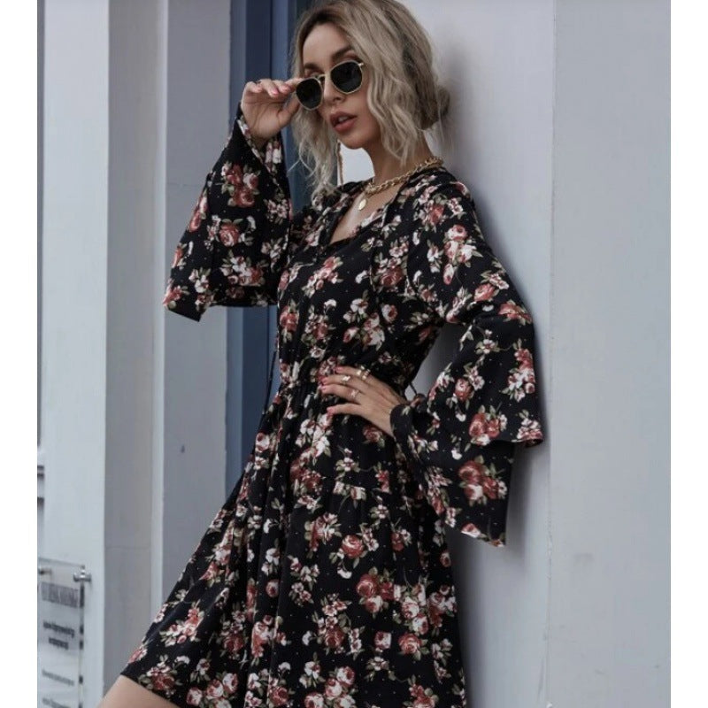 Robe midi femme avec des manches évasées larges et des motifs floraux Levoire