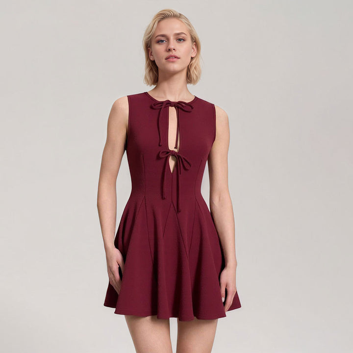 Robe mini femme avec décolleté plongeant et lien de tirage ludique Levoire