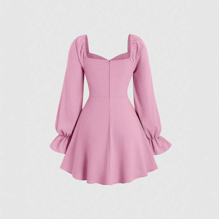 Robe mini femme avec manches bouffantes et décolleté en cœur chic Levoire