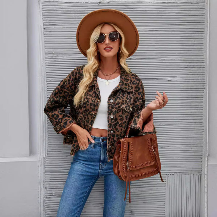 Veste en denim pour femmes avec un imprimé léopard tendance Levoire
