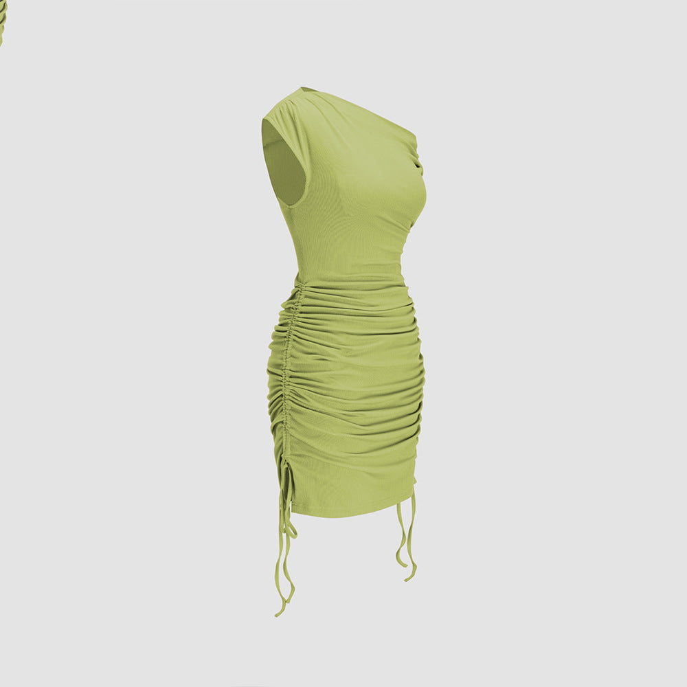 Robe ajustée femme avec encolure asymétrique et détails volants Levoire