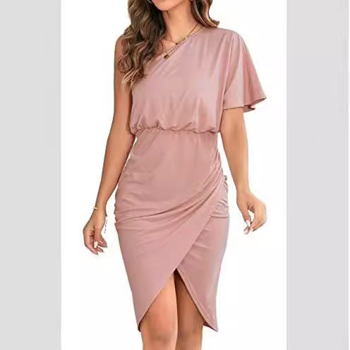 Robe portefeuille femme avec une coupe asymétrique élégante et des détails volants Levoire