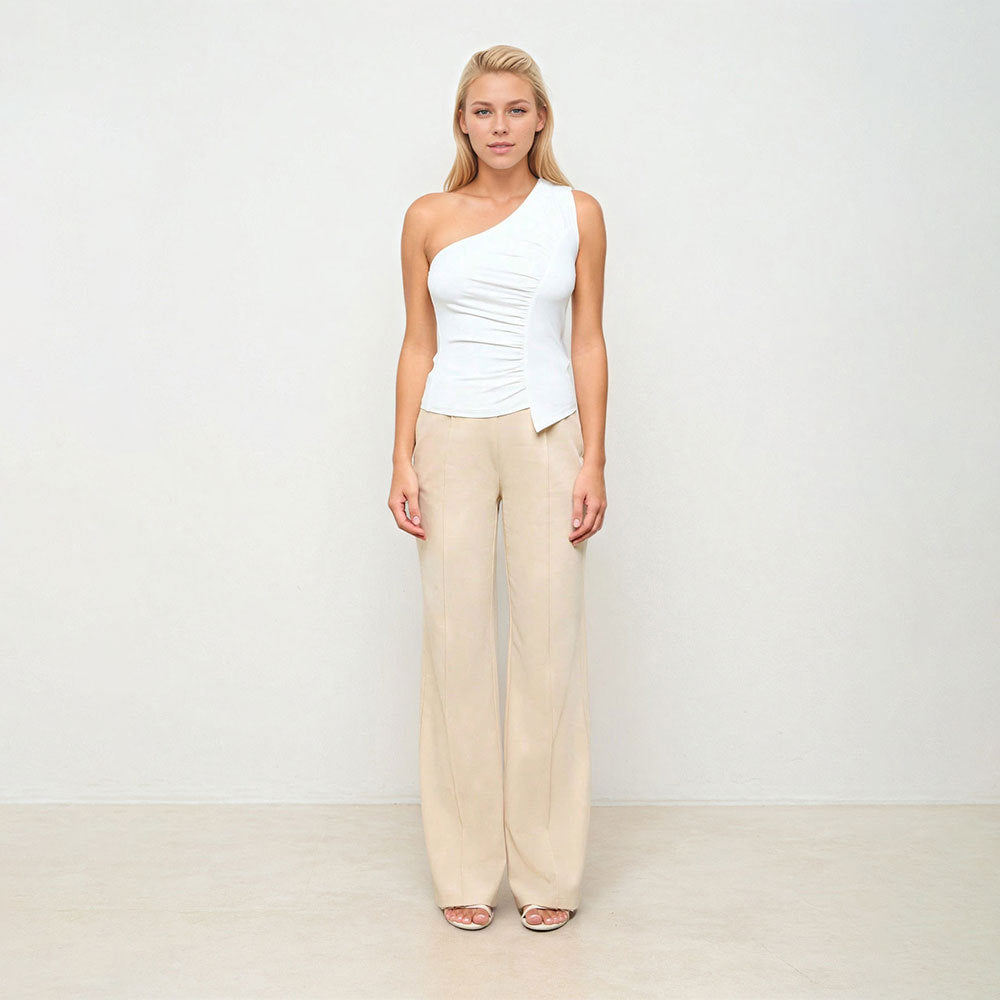 Haut asymétrique pour femmes avec un design de drapage sophistiqué et un effet élégant Levoire