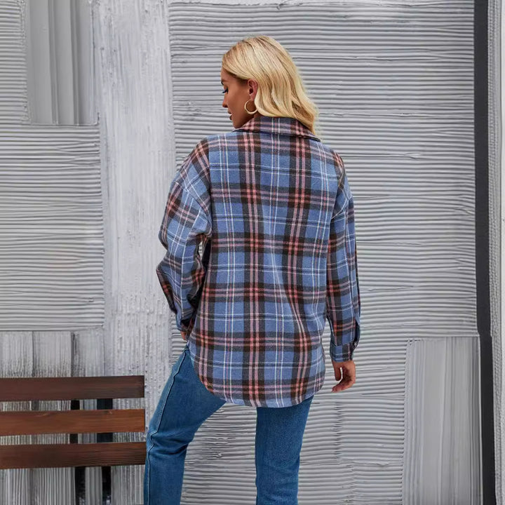 Chemise en flanelle pour femmes avec motif à carreaux et design de poche pratique Levoire