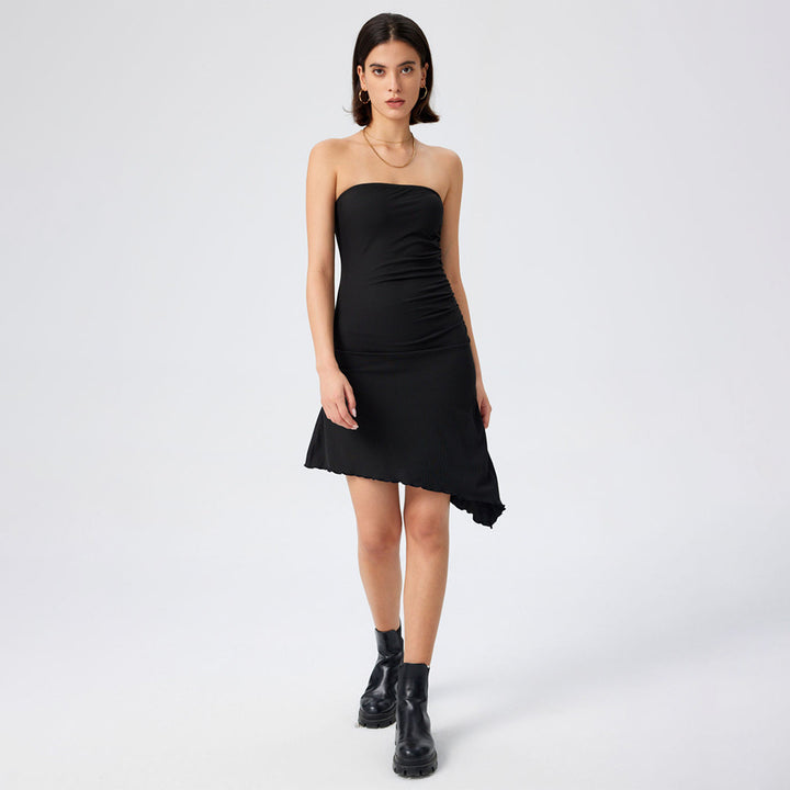 Robe bandeau ajustée pour femmes avec ourlet asymétrique et détail de volants Levoire