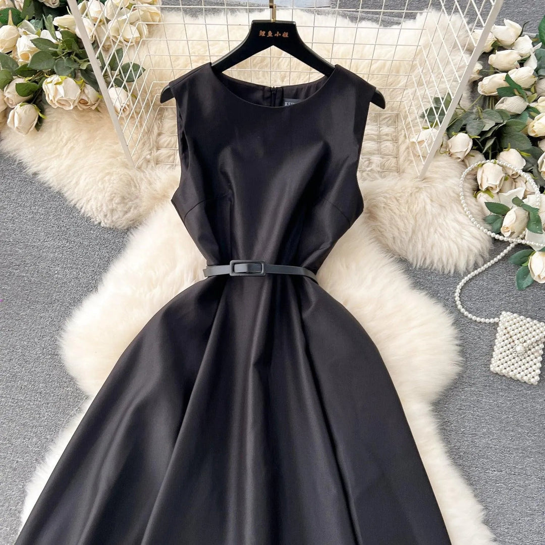 Levoire | Robe midi élégante avec une fente haute
