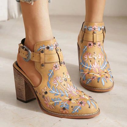 Levoire | Chaussures avec Broderie Élégante et Confort Optimal pour Femmes Café