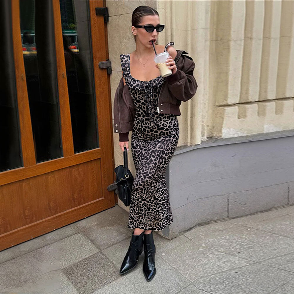 Robe maxi femme avec imprimé léopard et décolleté séduisant Levoire