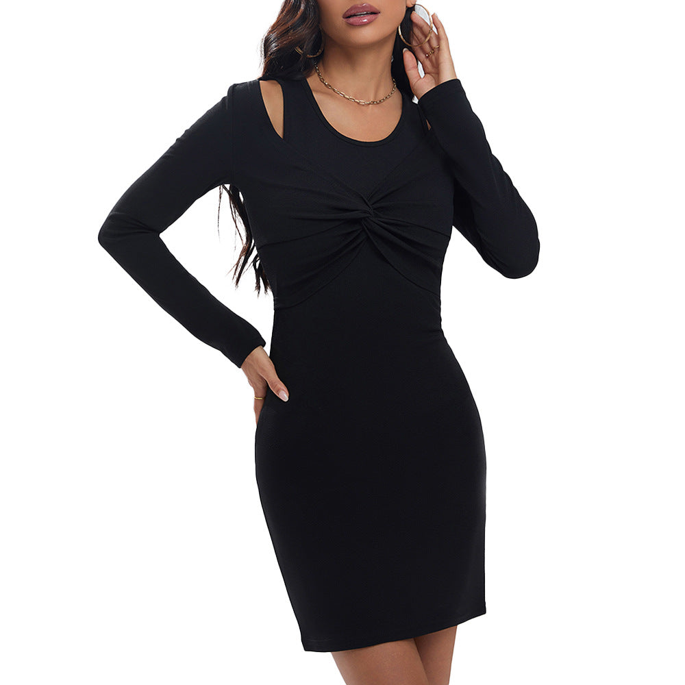 Robe ajustée pour femme avec des découpes modernes et un détail drapé élégant Levoire
