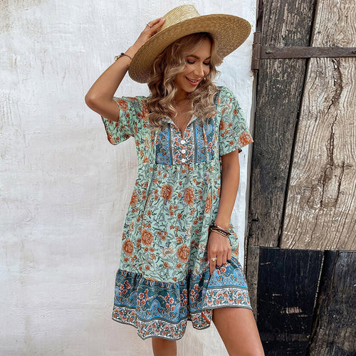 Robe d'été florale pour femmes avec ourlet à volants ludique et détail de boutons Levoire