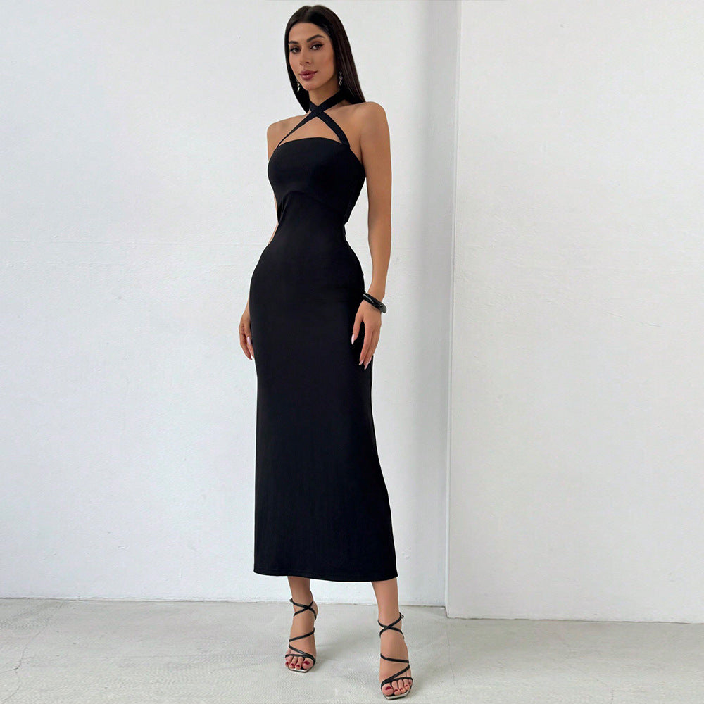 Robe maxi pour femmes avec un décolleté croisé sophistiqué et une silhouette près du corps Levoire