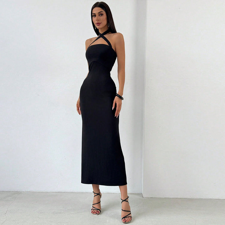 Robe maxi pour femmes avec un décolleté croisé sophistiqué et une silhouette près du corps Levoire
