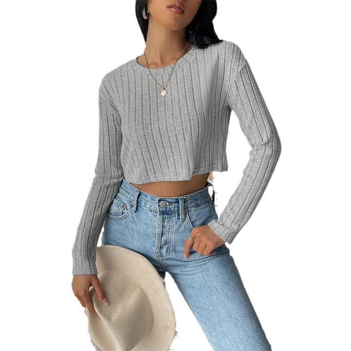 Pull court pour femmes avec une fine structure en côtes et des manches longues Levoire