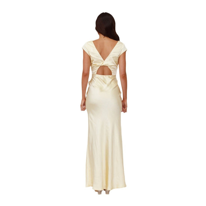 Robe maxi élégante pour femme avec décolleté en V profond et tissu satin fluide Levoire